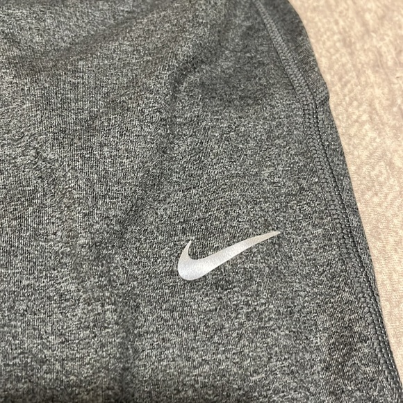 Nike size M Nike Capris Leggings - Picture 2 of 5